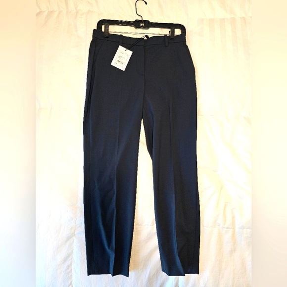 Theory Trecca pants in Navy - Picture 2 of 3
